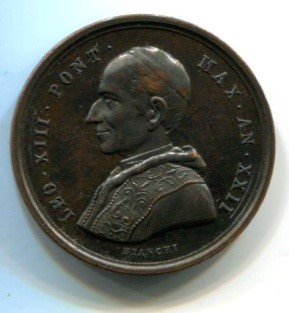 Medaglia commemorativa. LEO XIII PONT. MAX. AN. XXII - VENITE AD ME OMNES HAEC EST PORTA DOMINI. Bronzo Diam. 30 Opus Bianchi