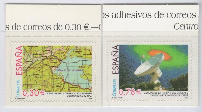 Francobolli Spagna Anno 2007 Scienze Cartografia e astronomia Autoadesivi (cat. n. 3938-3939)