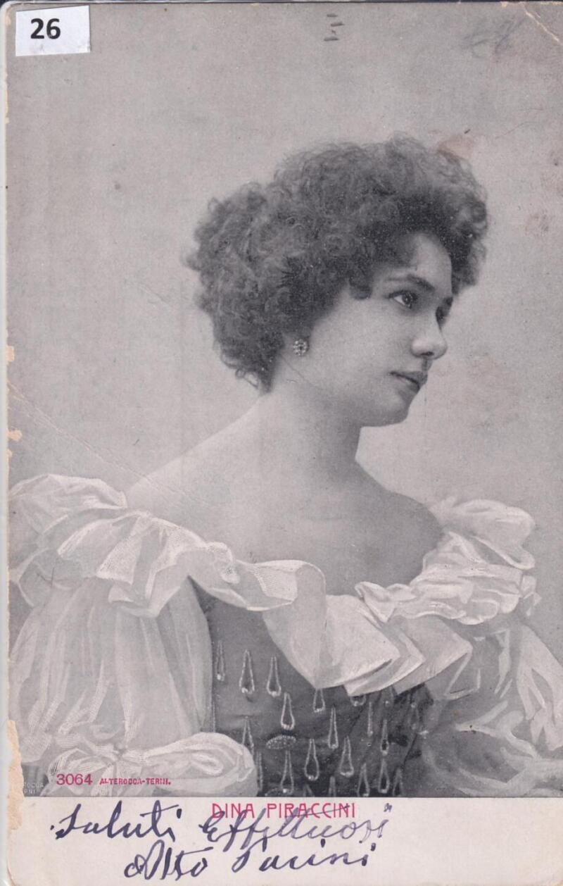 Cartolina d'epoca Ritratto della cantante Dina Piraccini