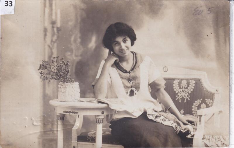 Cartolina d'epoca Ritratto di donna Studio Cerri Pisa