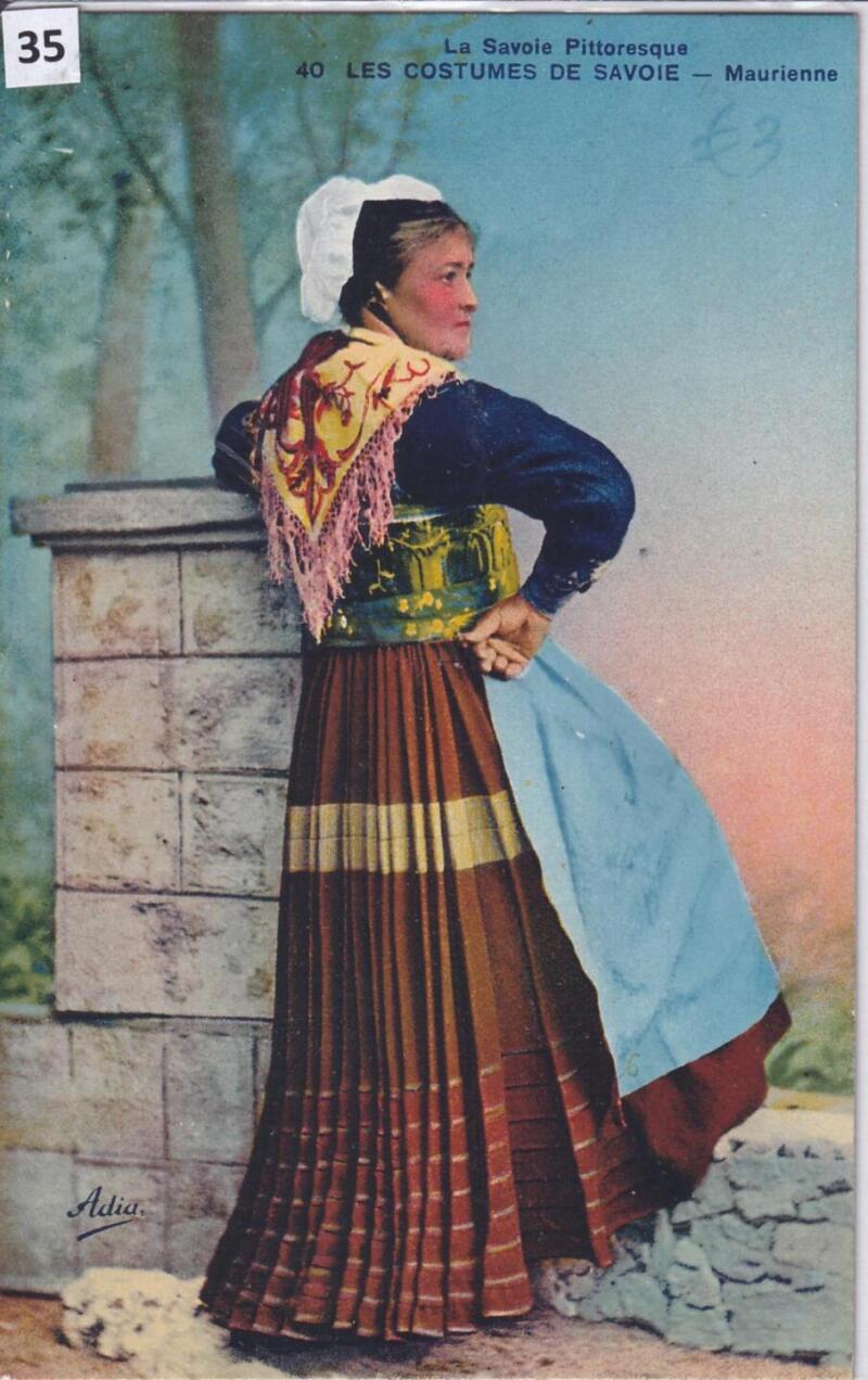 Cartolina d'epoca Ritratto di donna in costume LA SAVOIE PITTORESQUE 40 LES COSTUMES DE SAVOIE Maurienne