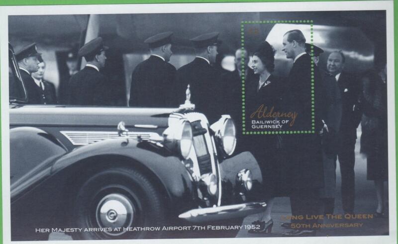 Foglietto Alderney Anno 2002 Cinquantenario della ascesa al trono della Regina Elisabetta II