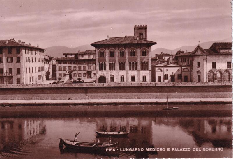 Cartolina Pisa Lungarno Mediceo e Palazzo del Governo